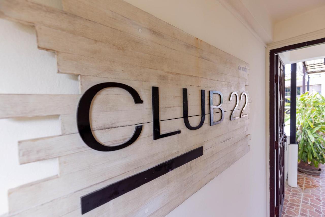 Club22 Kamala Suites, Kamala Beach Exteriör bild