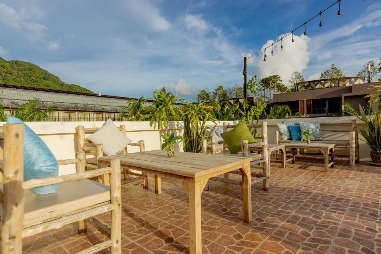Club22 Kamala Suites, Kamala Beach Exteriör bild