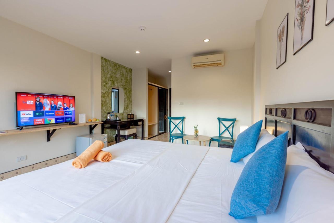 Club22 Kamala Suites, Kamala Beach Exteriör bild